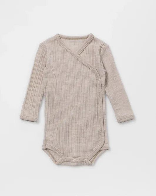Hovedbilde Lillelam Ull Body Mini August